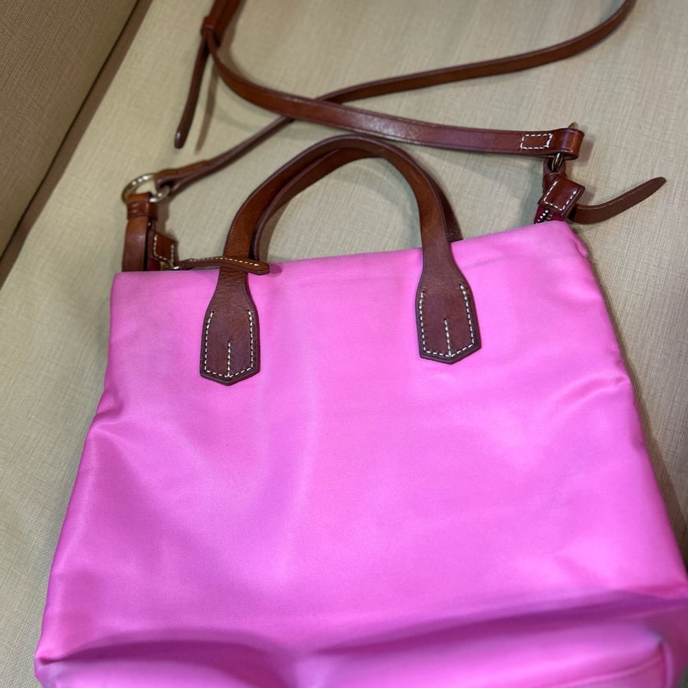 Dooney & Bourke Pink Nylon Bag Purse with Leather Handles and Crossbody Strap - Picture 4 of 15